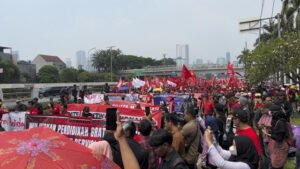 Demo May Day: Lalu Lintas di Depan Gedung DPR RI Terdampak, Beginilah Kondisinya