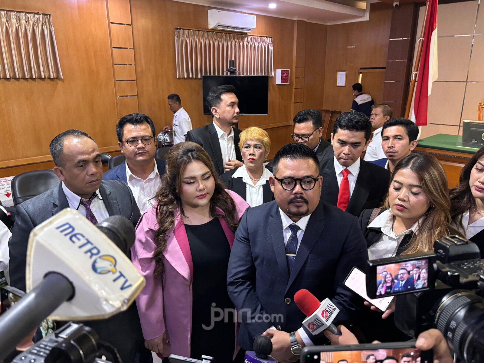 Terbaru: Perseteruan Sengit Lisa Mariana vs Ridwan Kamil di Balik Dugaan Pencemaran Nama Baik